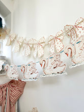 Load image into Gallery viewer, Serene swan - handmade garland