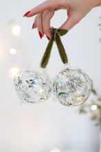 Load image into Gallery viewer, Bauble Blooms - Whimsical White (tulip)