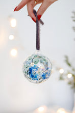 Load image into Gallery viewer, Bauble Blooms - China Blue (round)