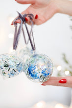 Load image into Gallery viewer, Bauble Blooms - China Blue (round)